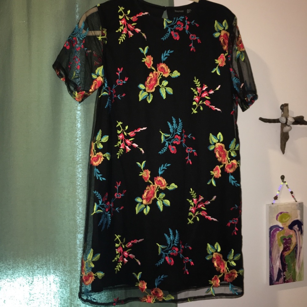 Black embroidered shift dress size 6